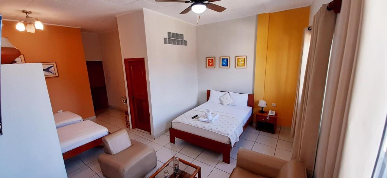 Hostal Huayruro Iquitos Bagian luar foto