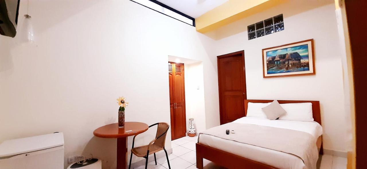 Hostal Huayruro Iquitos Bagian luar foto