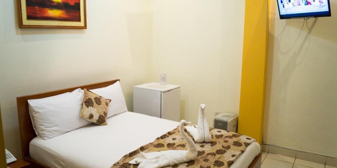 Hostal Huayruro Iquitos Bagian luar foto