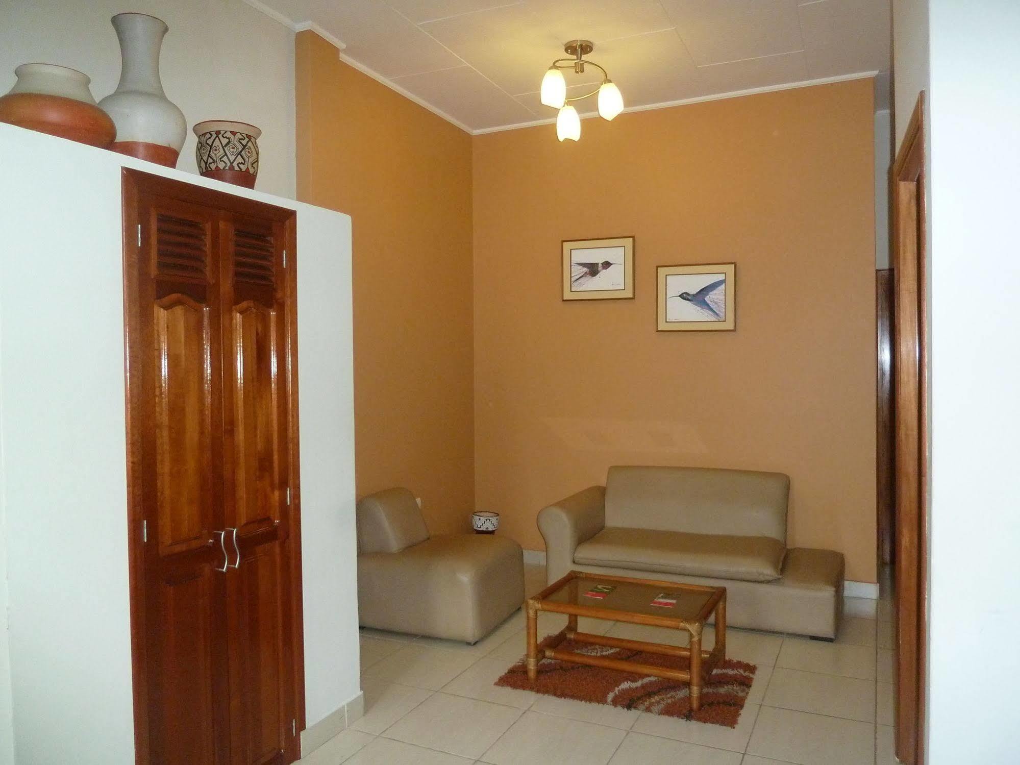 Hostal Huayruro Iquitos Bagian luar foto