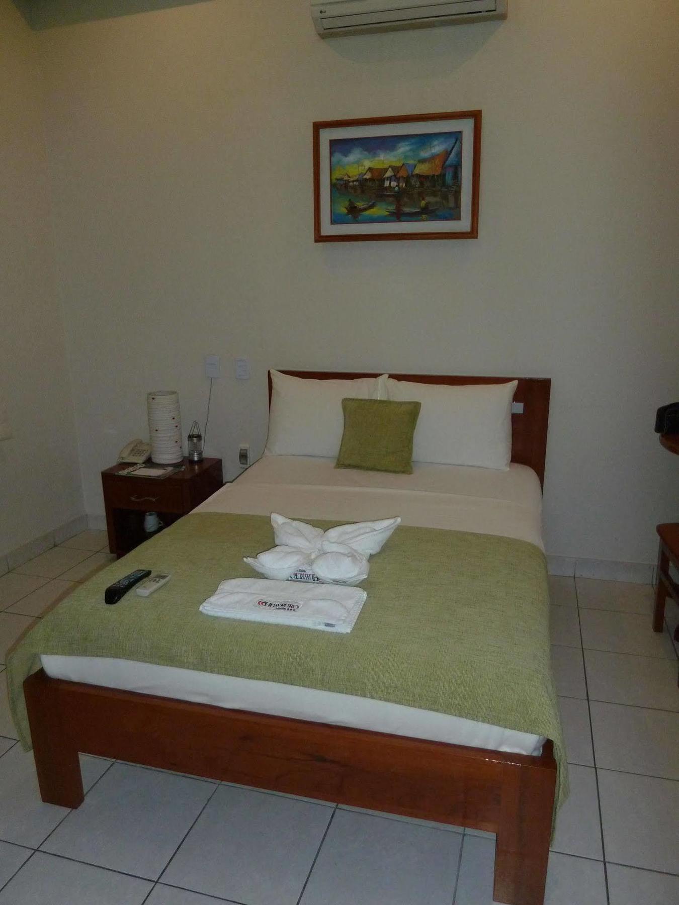 Hostal Huayruro Iquitos Bagian luar foto